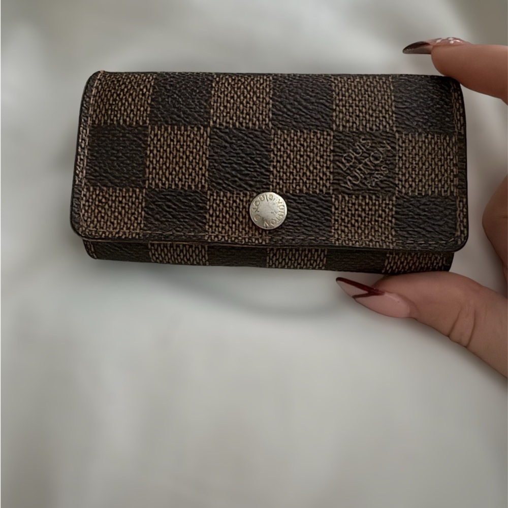 Authentic Louis Vuitton Key Holder